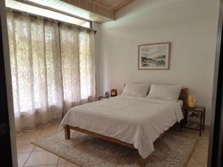 SE ALQUILA CASA EN BARRIO LOURDES CON AMPLIOS ESPACIOS Y EXCELENTE UBICACION en Daniel Flores, Pérez Zeledón, San José — 300 000 ₡ - Foto 3 de 3