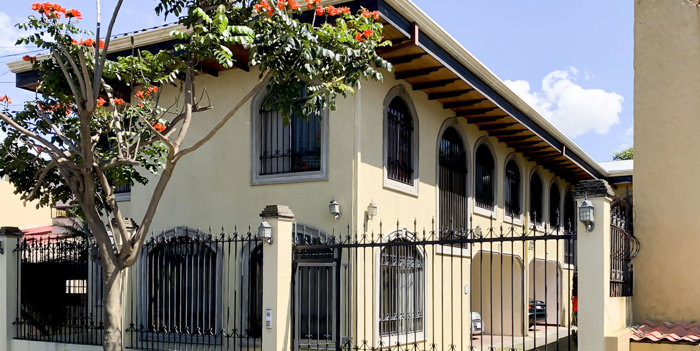 VENTA DE INVERSION, COMPLEJO TOWNHOUSES, SAN JOSE, ESCAZU in Escazú, San José — $400,000