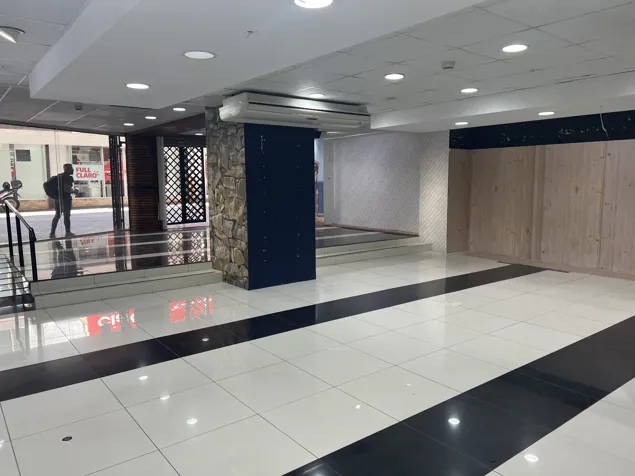 For rent: commercial space on Avenida Central in Catedral, San José — $6,900