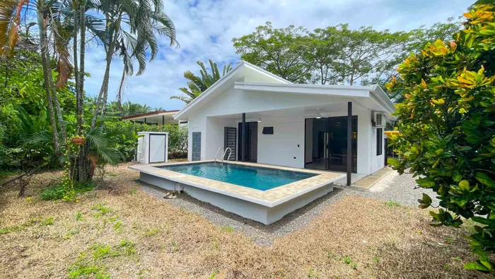 New Open-Concept Home with a Private Pool -Near Playa Banderas in Parrita, Puntarenas — ₡ 117 000 000 - Photo 2 of 27