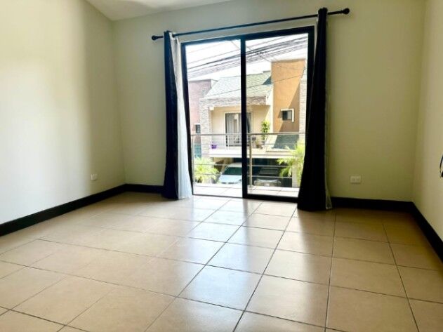 VENDO CASA EN BRASIL DE MORA-SAN JOSÉ. in Brasil, Santa Ana, San José — $195,000