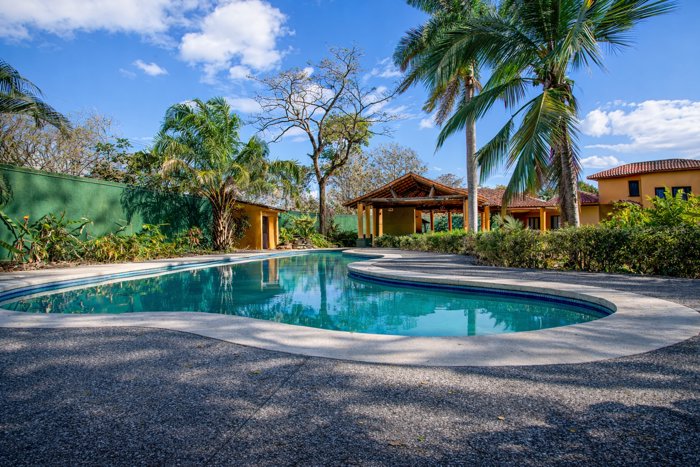 Luxury Colonial Estate For Sale In Atenas en Atenas, Alajuela — $1,500,000 - Foto 2 de 29