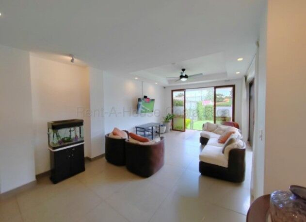 Venta de Casa en Montes de Oca-San Pedro. RAH 27-71 in San Pedro, Montes De Oca, San José — $575,000
