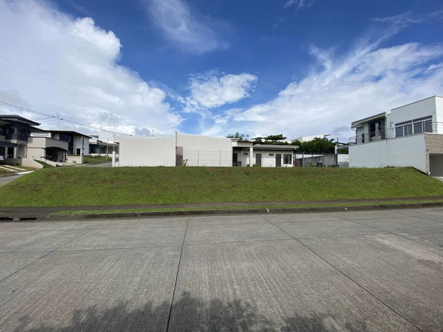 Exclusive Condominium Lot in Grecia: Security & Ideal Location in Mercedes, Atenas, Alajuela — ₡ 32 000 000