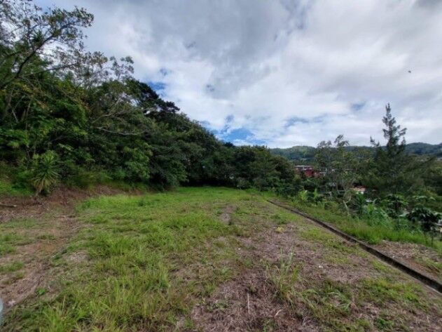 Se vende amplio lote de 4,200m2 en San Miguel de Desamparados 26-875 in San Miguel, Desamparados, San José — $253,500