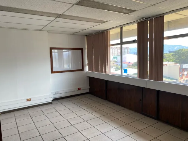 Se Vende y Se Alquila Local Centro Colon, San José Cod RA 1555 en Carmen, San José — $750