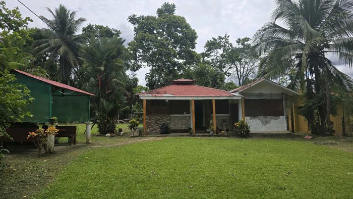 Venta de casa de descanso en el Cairo de Siquirres en El Cairo, Siquirres, Limón — ₡ 37 000 000