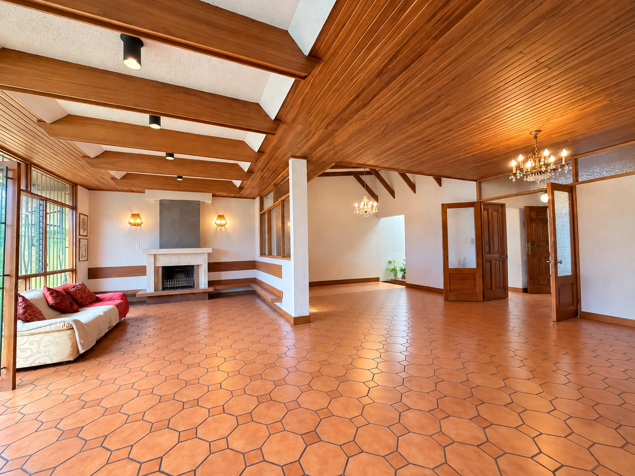 House for sale in El Prado, Curridabat | Spacious areas and gardens in Granadilla, Curridabat, San José — ₡ 187 000 000 - Photo 2 of 15