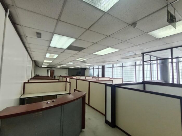 Alquiler de Edificio Comercial con Mobiliario en El Centro de San José. RAH 26-716 en Carmen, San José — $7,000