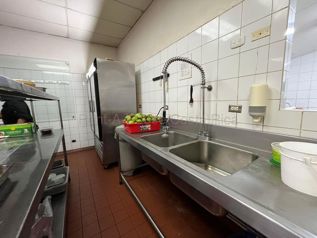 Venta de propiedad comercial adaptada para restaurante con amplios espacios #27-111 GS in Pozos, Santa Ana, San José — $1,300,000 - Photo 2 of 5
