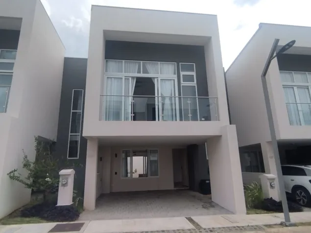 Se Alquila ( Alquiler) Casa en Guachipelín 310 Escazú, Cod GU 1538 en San Rafael, Escazú, San José — $2,600