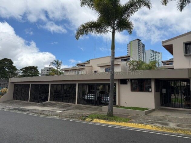 Casa tipo dúplex en exclusivo condominio en Freses de Curridabat #26-2218 GS en Granadilla, Curridabat, San José — $152,500