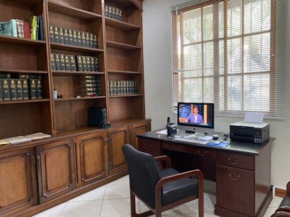 Se vende moderna casa con patio en Boulevard de Rohrmoser 22-1136 in Pavas, San José — $650,000
