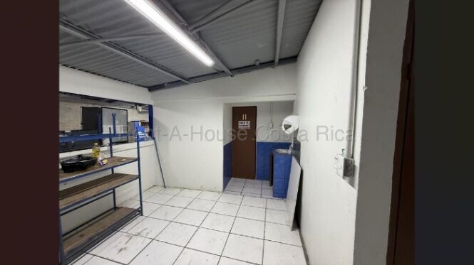 Venta de Local Comercial en Mercedes de Heredia. RAH 26-1486 en Mercedes, Heredia — $691,200