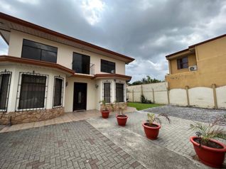 Propiedad con Dos Apartamentos Independientes en Venta,Pozos-Santa Ana in Pozos, Santa Ana, San José — $420,000 - Photo 2 of 18