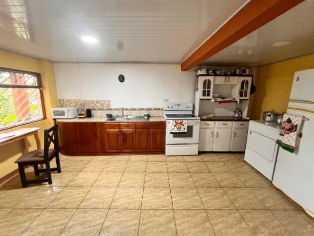 Venta | Casa de 4 habitaciones en Calle Guinealillo, Aserrí #26-844 GS en Aserrí, San José — $178,500