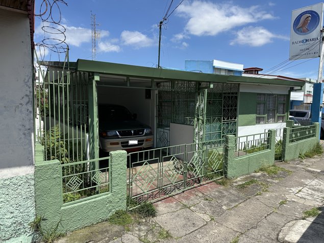 Venta Lote comercial con casa  Guadalupe San José in Guadalupe, Goicoechea, San José — ₡ 175 000 000