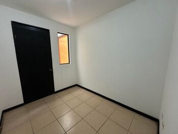 Venta de Casa en Belén, Heredia. RAH 25-1028 in San Antonio, Belén, Heredia — $250,000 - Photo 5 of 10