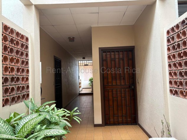 Alquiler de Apartamento en El Centro de Escazú. RAH 27-283 in Escazú, San José — ₡ 450 000