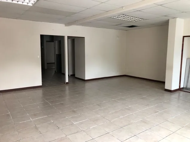 ALQUILER DE OFICINA, ESCAZÚ, SAN RAFAEL, EDIFICIO PRISMA en San Rafael, Escazú, San José — $6,739 - Foto 3 de 9