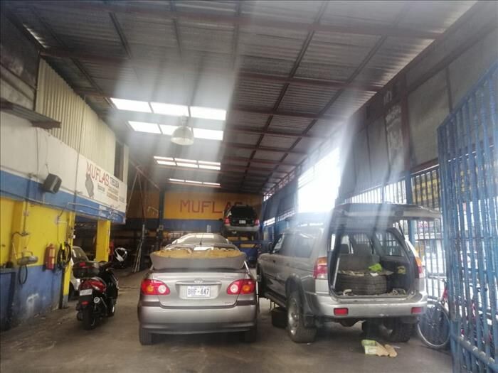 VENTA DE TALLER DE MULTISERVICIOS, MUFLAS Y MECANICA GENERAL, HEREDIA in Heredia — $1,000,000