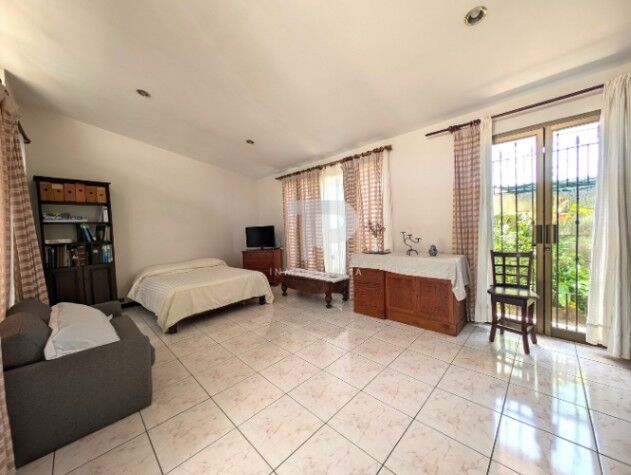 SE VENDE AMPLIA CASA BARVA HEREDIA SCG6 en Barva, Heredia — ₡ 169 000 000