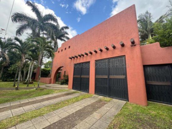 Venta de Casa en Pozos de Santa Ana. RAH 26-1902 en Pozos, Santa Ana, San José — $900,000