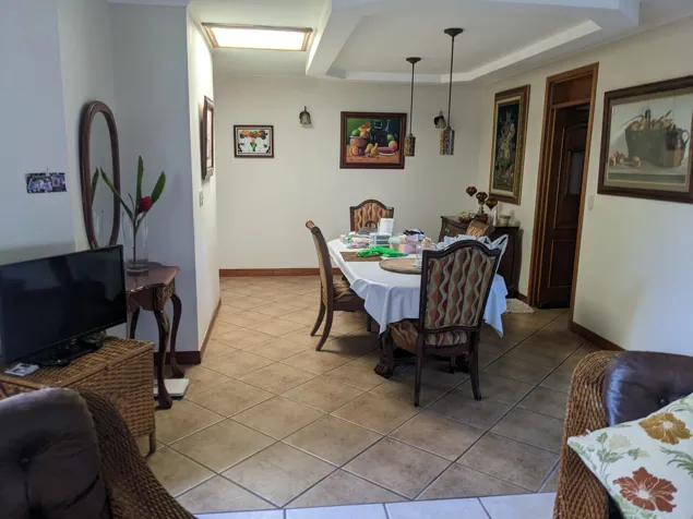 Casa de una planta en alquiler en Altos del Horizonte, Escazú in Escazú, San José — $3,000 - Photo 3 of 12