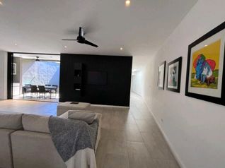 Hermosa Casa en Condominio Évora en Santa Ana, San José — $495,000 - Foto 4 de 20
