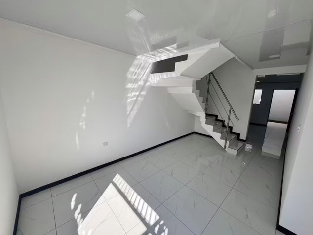 SE VENDE HERMOSA CASA ESQUINERA NUEVA  en San Juan de Tibás Uso Mixto in San Juan, Tibás, San José — ₡ 79 950 000 - Photo 2 of 10