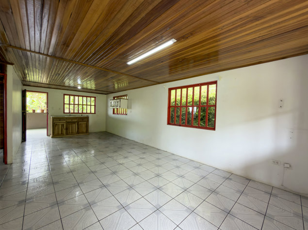 Venta de propiedad con 2 casas en Santa Cruz de Turrialba en Turrialba, Cartago — ₡ 85 000 000 - Foto 3 de 16