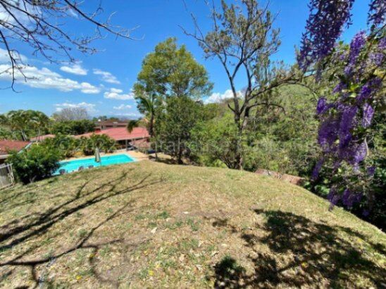 Lote + Casa y Cabaña en Venta en Santa Ana, San José. RAH 25-1836 en Santa Ana, San José — $800,000