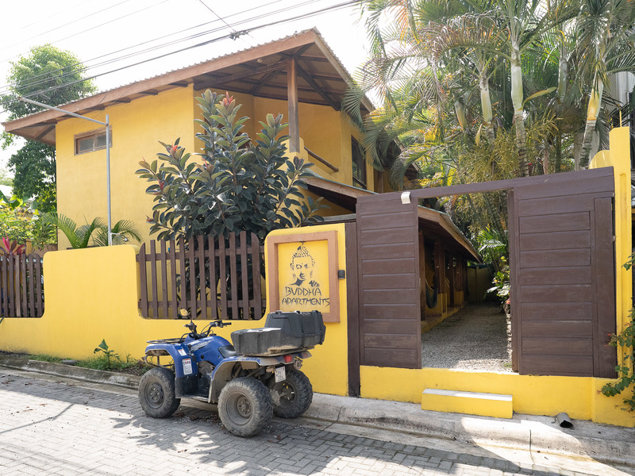 Complejo de 6 Apartamentos en Playa Carmen en Cóbano, Puntarenas — $715,000 - Foto 2 de 26