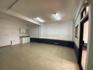 Sale mixed-use building with active rentals in Barrio Morazán #26-2121 GS in Carmen, San José — $470,000 - Photo 5 of 17