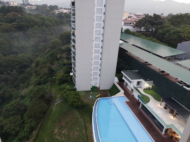 ALQUILER DE PENTHOUSE, RHOMOSER, CONDOMINIO PARADISUS in Carmen, San José — $2,250 - Photo 2 of 13