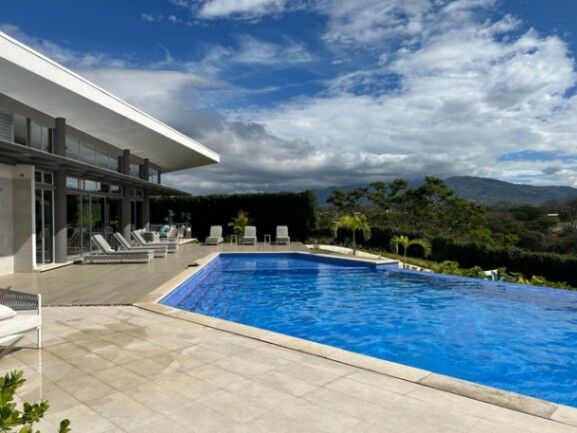 Se alquila moderna casa amoblada en San Antonio Alajuela 26-21 en San Antonio, Alajuela — ₡ 1 200