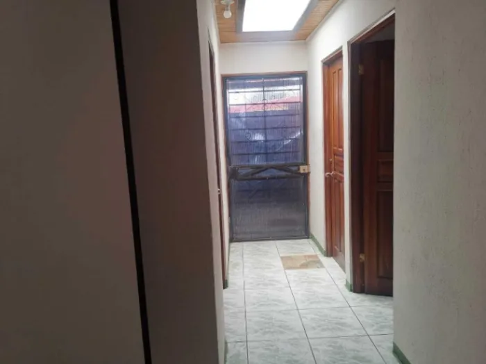 Se vende casa en San Isidro Heredia 26-564 in San Isidro, Heredia — ₡ 115 000 000 - Photo 3 of 19