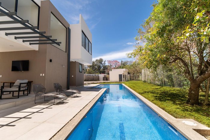 VENTA/  Apartamentos en Condominio, Pozos de Santa Ana in Escazú, San José — $239,000 - Photo 2 of 20