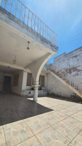 VENTA DE LOTE CON CASA Y DOS APTOS PARA DEMOLER, SAN JOSE, HOSPITAL in Hospital, San José — $425,000
