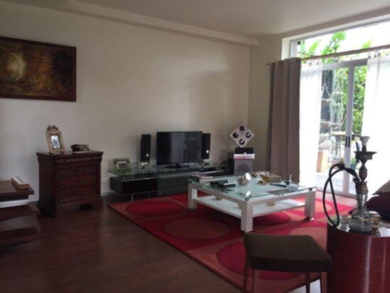 Se vende espaciosa casa con patio y piscina en Belén de Heredia 21-1989 en San Antonio, Belén, Heredia — $465,000