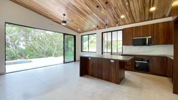 New House for Sale in Atenas Costa Rica en Atenas, Alajuela — $1,700 - Foto 4 de 20