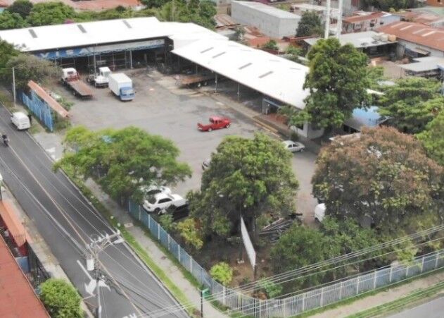 Atención Inversionista ! Venta de propiedad en lote de 3909 m2 uso de suelo Mixto en Pavas  in Pavas, San José — $2,267,220