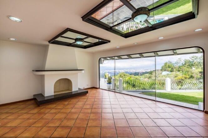 Venta de Mansión en Escazú, San José. RAH 25-143 in San Antonio, Escazú, San José — $1,595,000