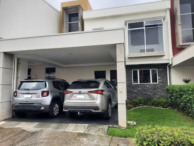 Venta de Casa en Condominio en San Rafael de Heredia in San Rafael, Heredia — $250,000