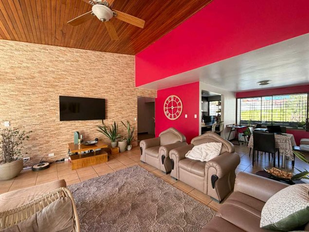 JOYA DE INVERSIÓN EN ROHRMOSER. in Pavas, San José — $425,000