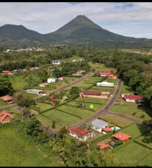VENTA Lote con vista al volcán, condominio en La Fortuna en La Fortuna, San Carlos, Alajuela — 40 600 000 ₡ - Foto 2 de 18