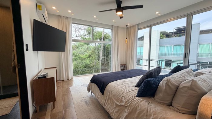 Venta de apartamento en Guachipelín Escazú in Escazú, San José — $275,000 - Photo 3 of 10