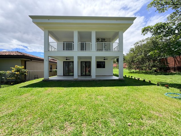 Se Alquila Casa de Lujo, Alajuela, La Guácima en Guácima, Alajuela — $3,750