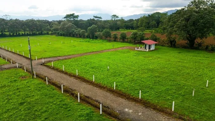 Ultimas Quintas con Vista al Volcán a 2 Pisos a 18 minutos de La Fortuna in La Fortuna, San Carlos, Alajuela — ₡ 35 000 000 - Photo 3 of 8