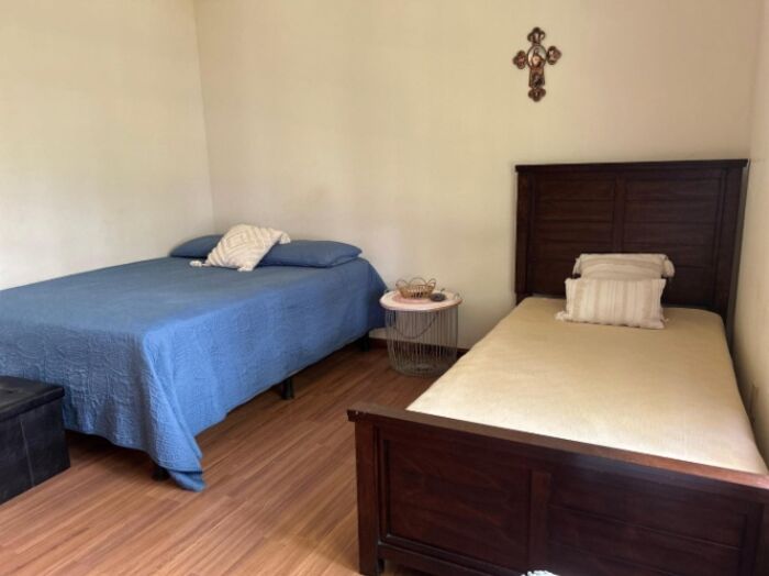 Casa en alquiler en la Guácima con apartamento y amplio jardín #26-1890 GS in Guácima, Alajuela — $2,000